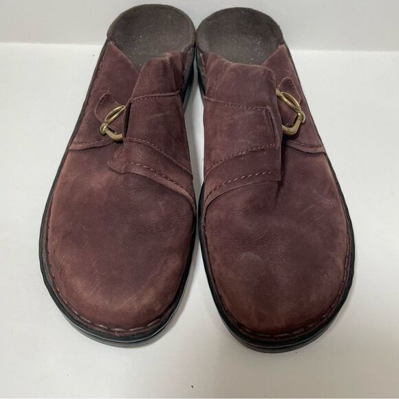 Clarks Maroon Leather Slip On Clogs - Picture 2 of 9